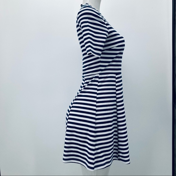 ❤️🔥 (5/20) Divided By H&M Women’s Short Sleeve Slip On Striped Dress Size 6 - Picture 4 of 7